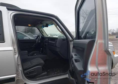 2008 Jeep Commander Sport from USA, damaged, VIN 1J8HH48K98C242796